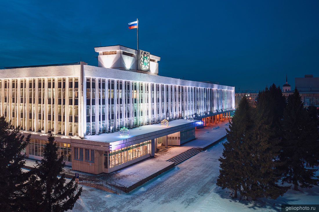 Правительство Томской области вечером фото