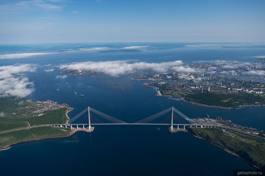 Пролив Босфор Восточный во Владивостоке с высоты фото