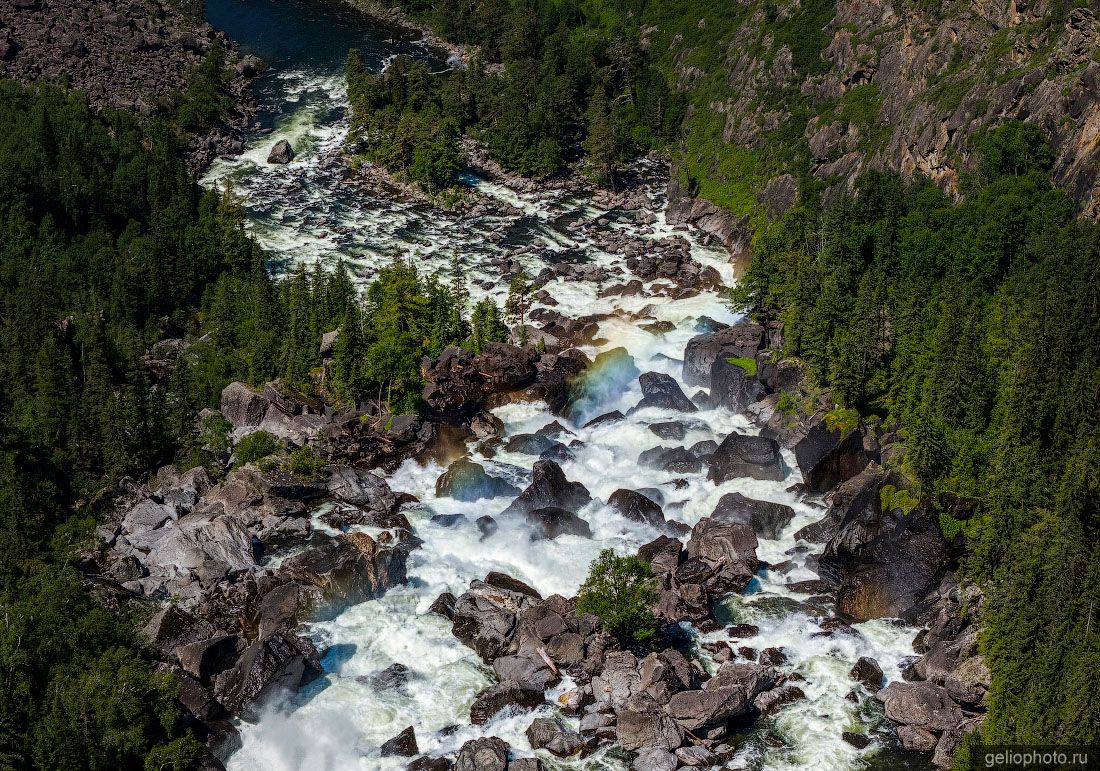 Неприступный водопад Алтайского заповедника фото