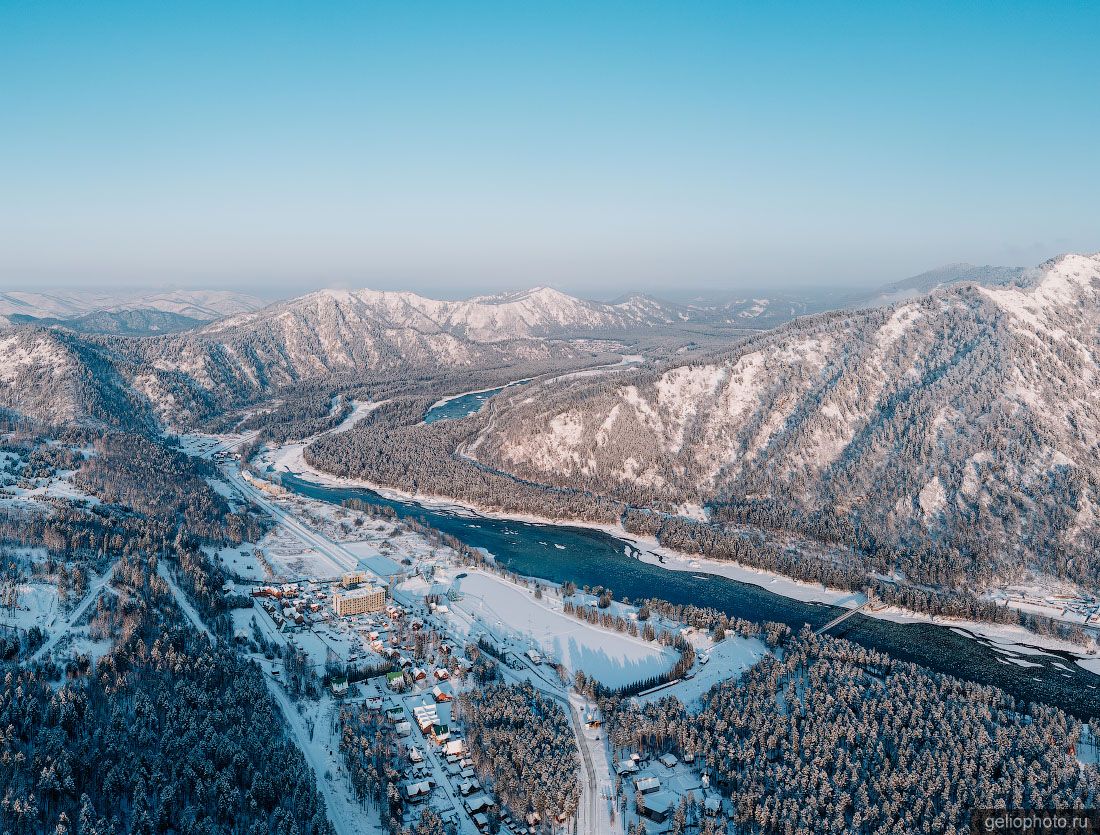 Бирюзовая Катунь зимой фото