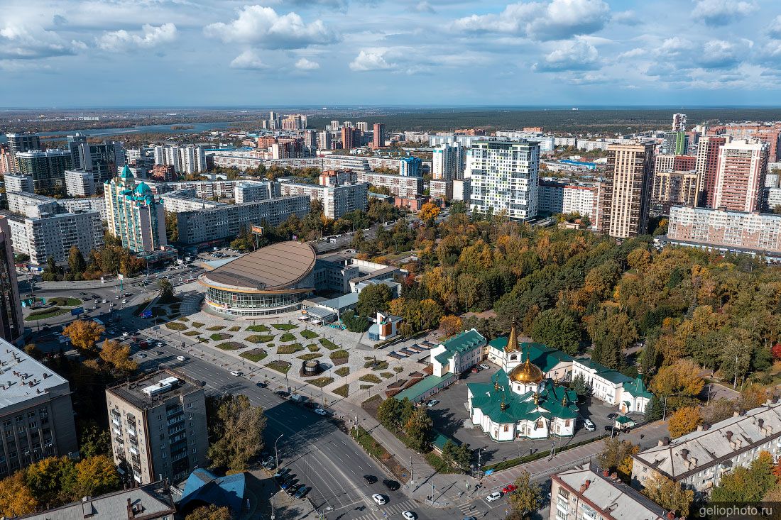 Вознесенский кафедральный собор в Новосибирске с высоты фото