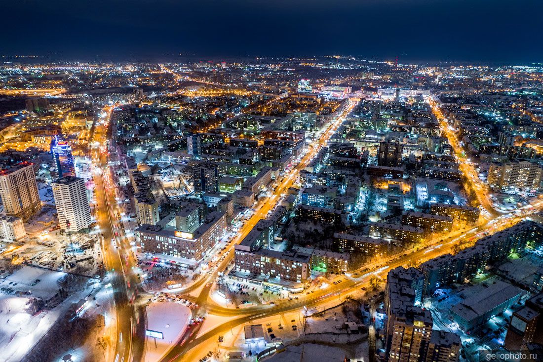 Проспект Маркса в Новосибирске вечером фото