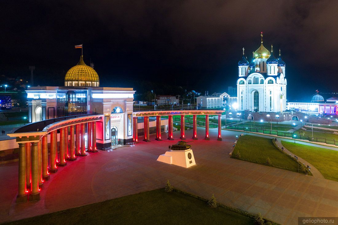 Мемориальный комплекс Победа в Южно-Сахалинске фото