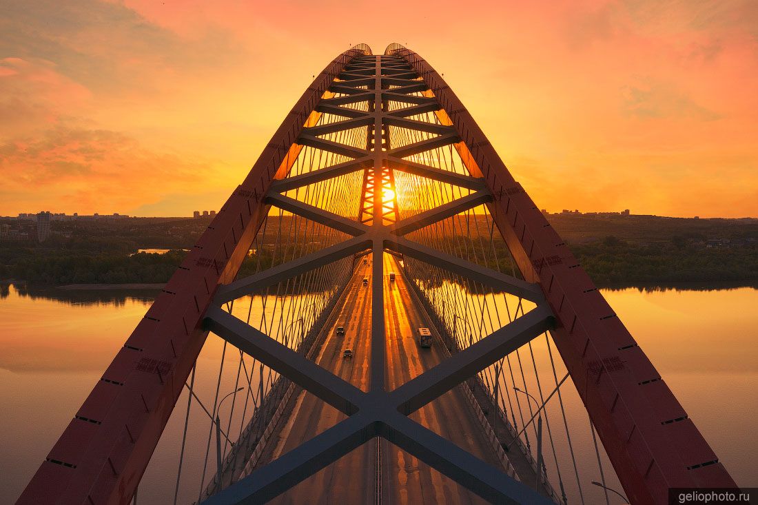 Бугринский мост в Новосибирске на закате фото