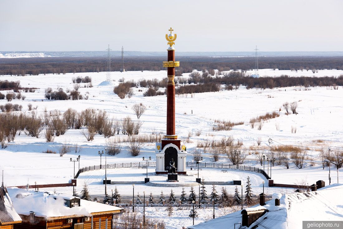 Монумент в честь основания Якутска фото