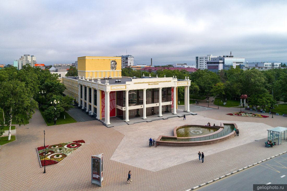 Чехов-центр в Южно-Сахалинске фото