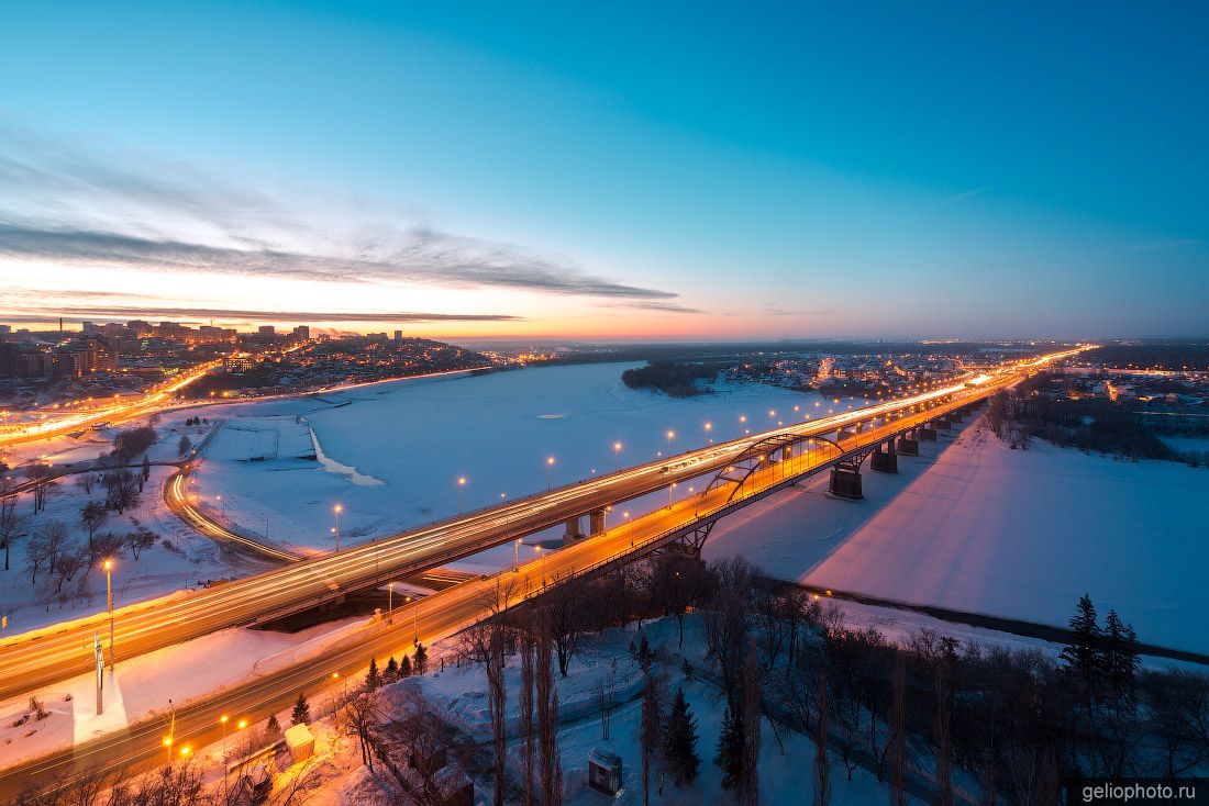 Бельский мост в Уфе вечером фото