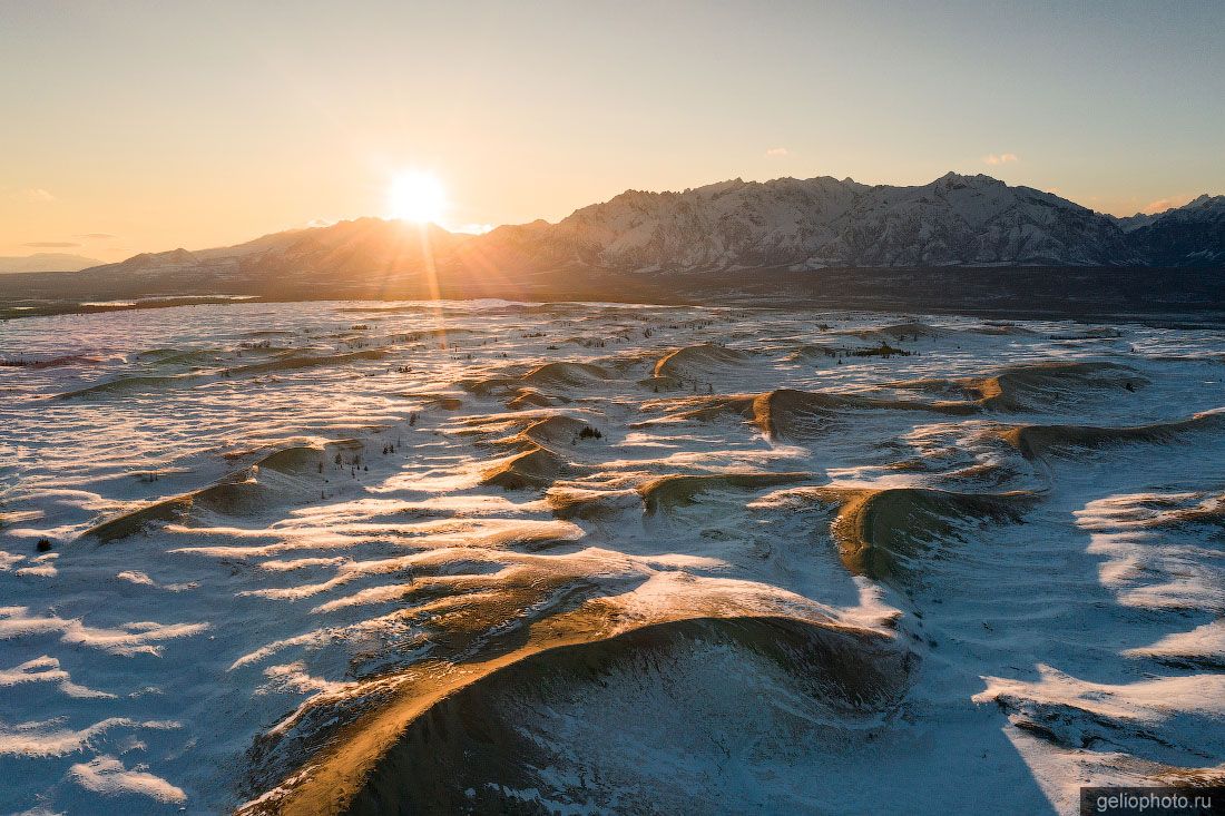 Чарская пустыня на закате фото
