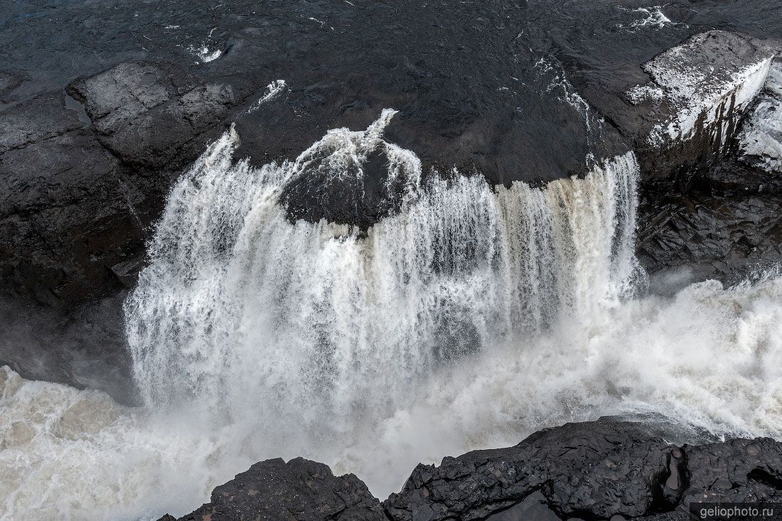 Большой Курейский водопад на плато Путорана с высоты фото