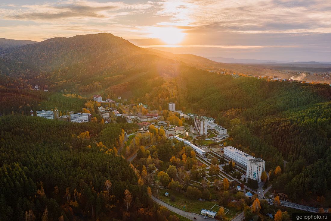 Курорт Белокуриха в Алтайском крае с высоты фото