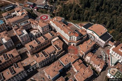 Верхний город Красная Поляна в Сочи фото