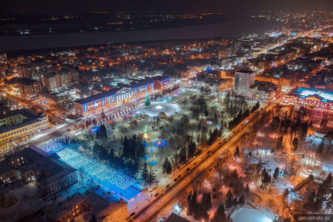 Ново-Соборная площадь в Томске с высоты зимой фото
