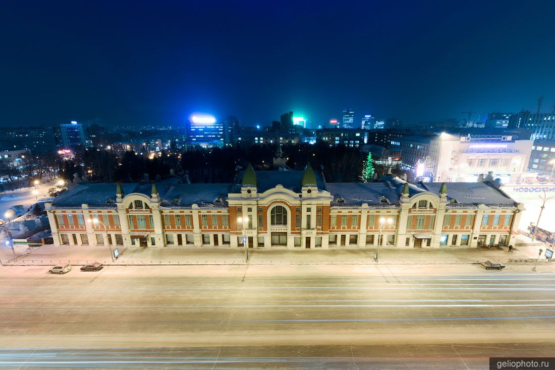 Новосибирский государственный краеведческий музей ночью фото