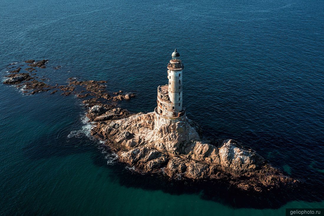Маяк Анива на Сахалине с высоты фото