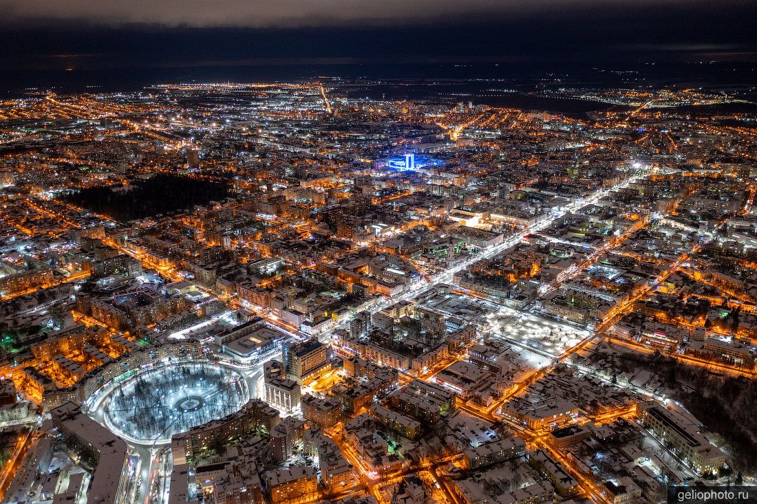 Центр ночной Калуги с высоты фото