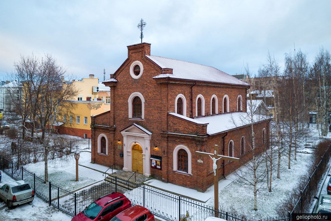 Римско-католическая церковь в Петрозаводске фото