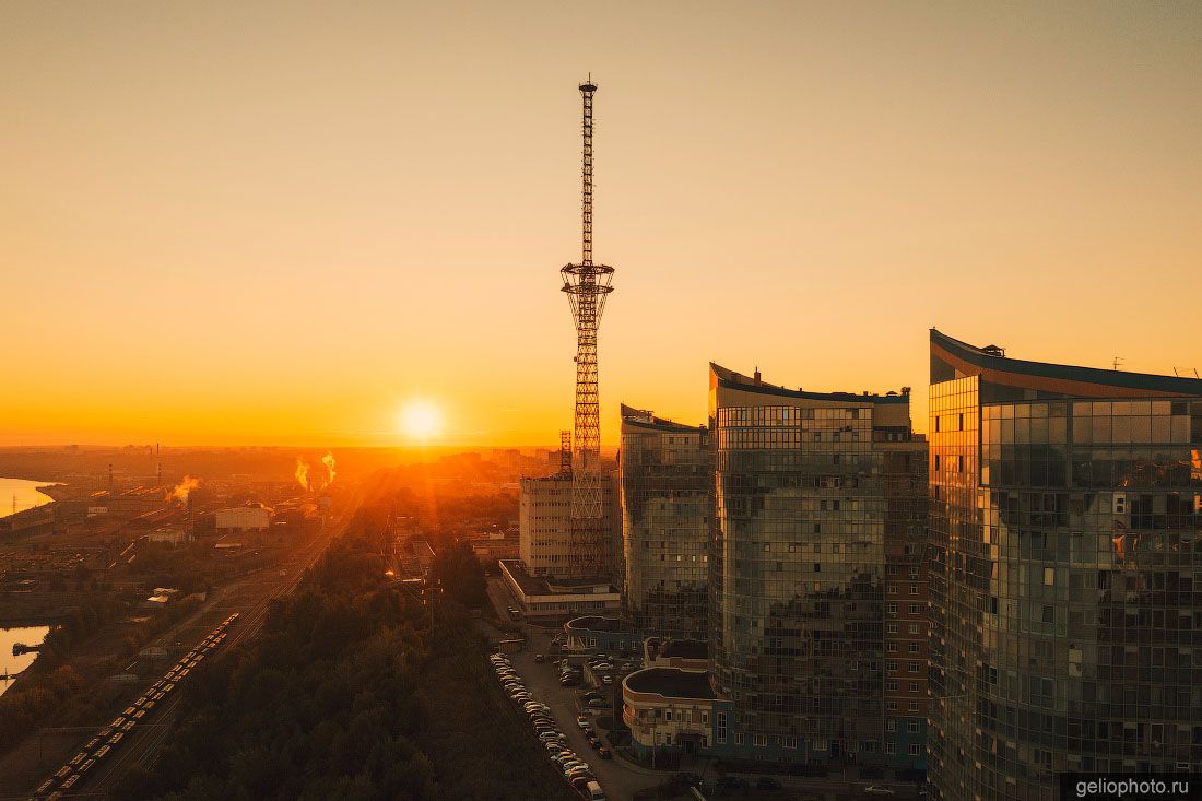 ЖК Паруса над Камой и башня ПАО Ростелеком в Перми фото