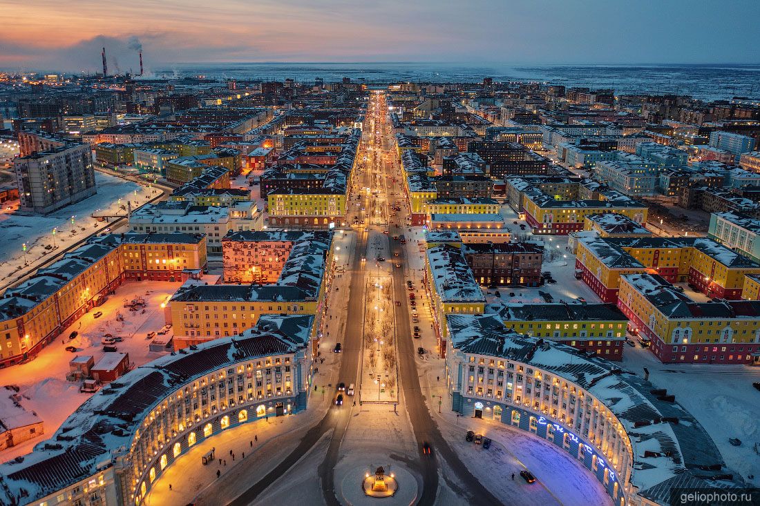 Ленинский проспект в Норильске с высоты фото