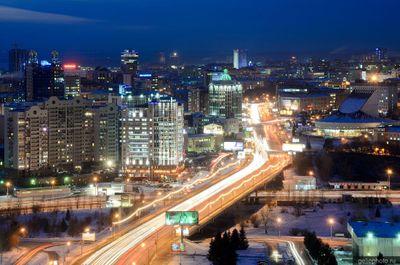 Октябрьская магистраль в Новосибирске ночью фото