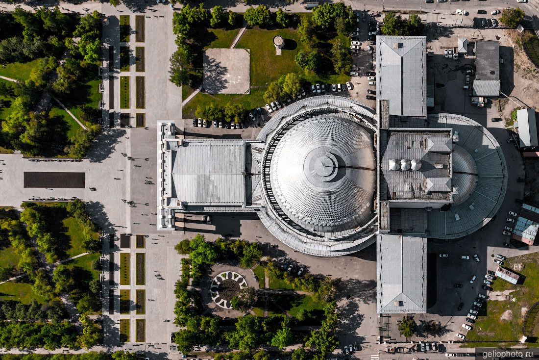 Новосибирский оперный вид сверху фото