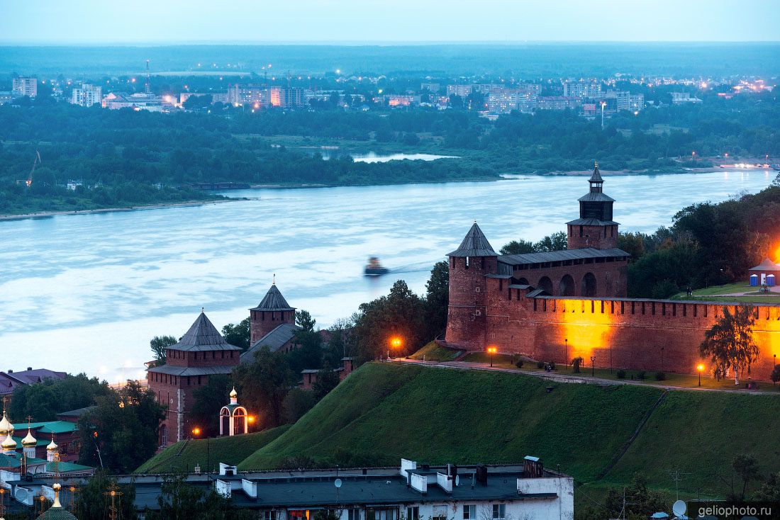 Нижегородский Кремль вечером фото