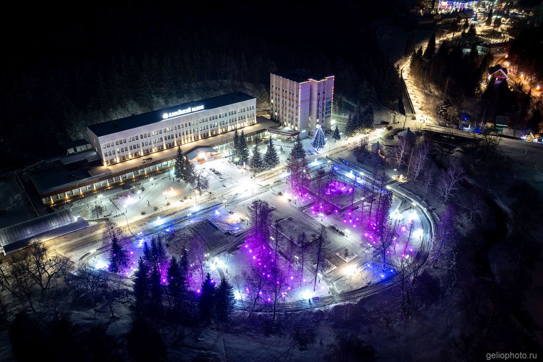 Санаторий Алтайский замок в Белокурихе с высоты фото