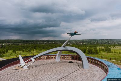 Памятник Защитникам неба Отечества в Туле фото