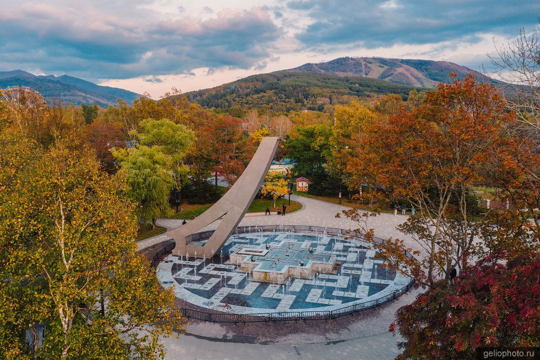 Музыкальный фонтан в Южно-Сахалинске фото