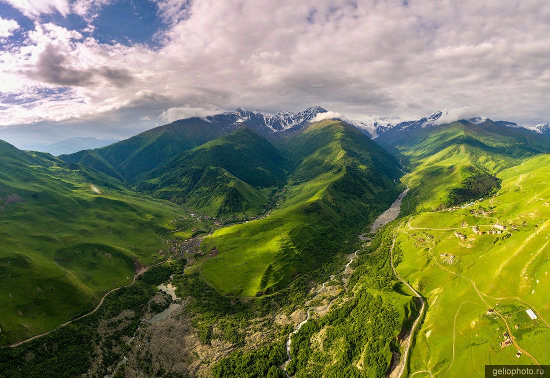 Кармадонское ущелье с высоты фото