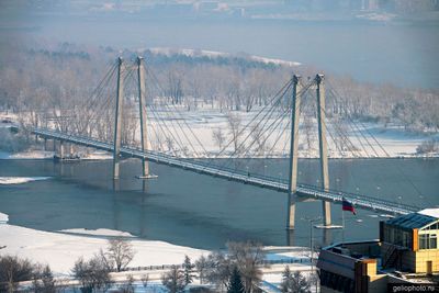 Виноградовский мост в Красноярске зимой фото