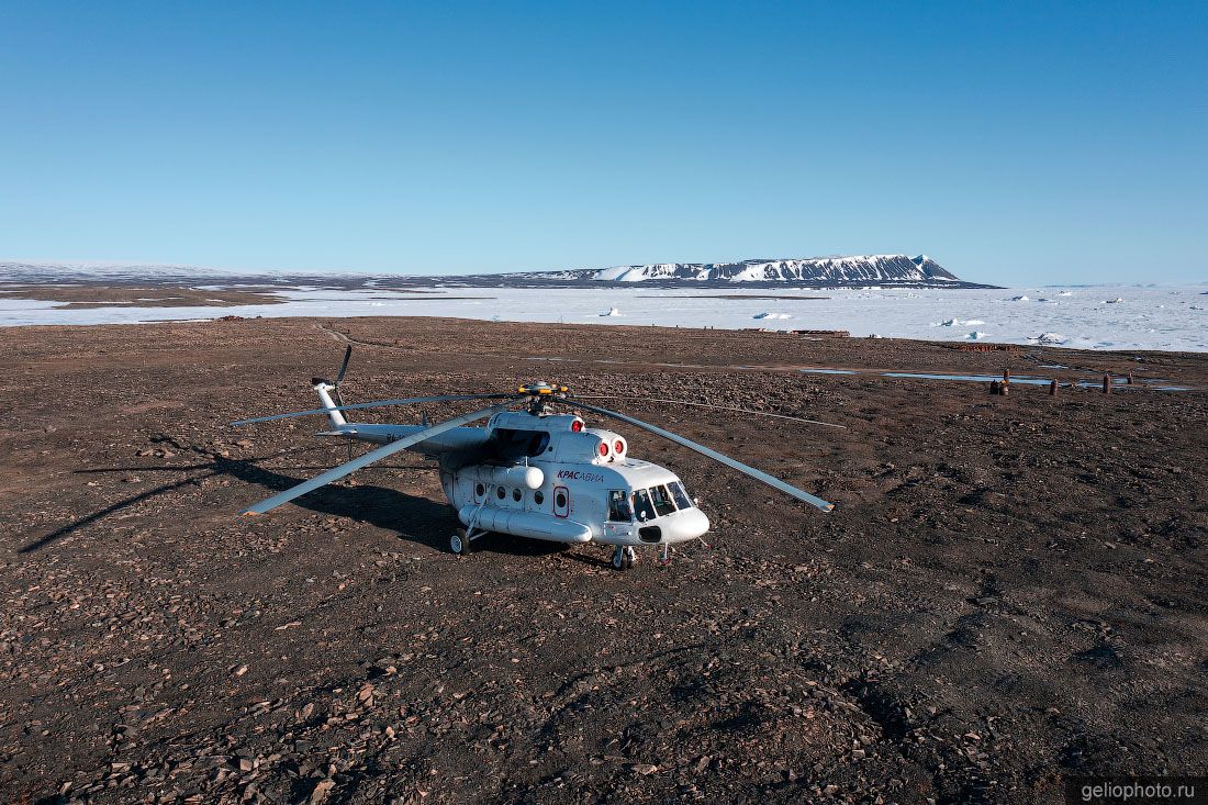 Вертолёт Ми-8 на Северной Земле фото