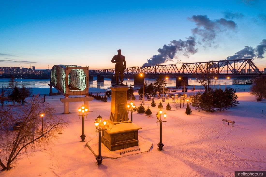 Памятник Александру 3 в Новосибирске фото