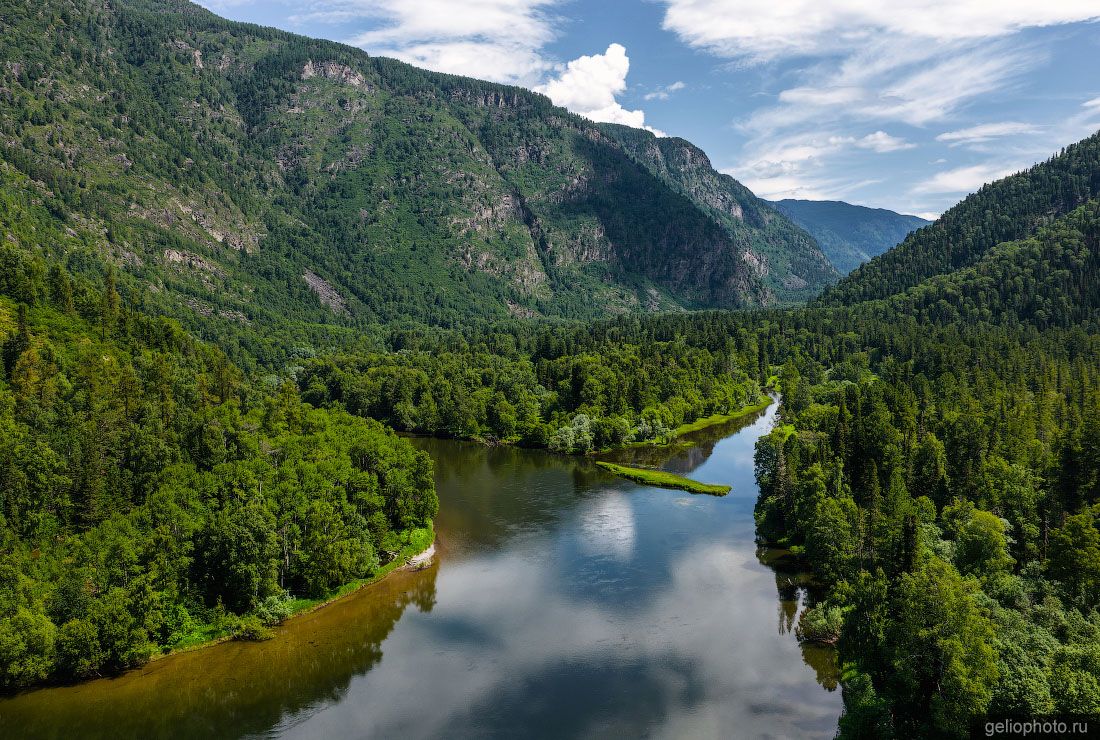 Река Чульча в Горном Алтае летом фото
