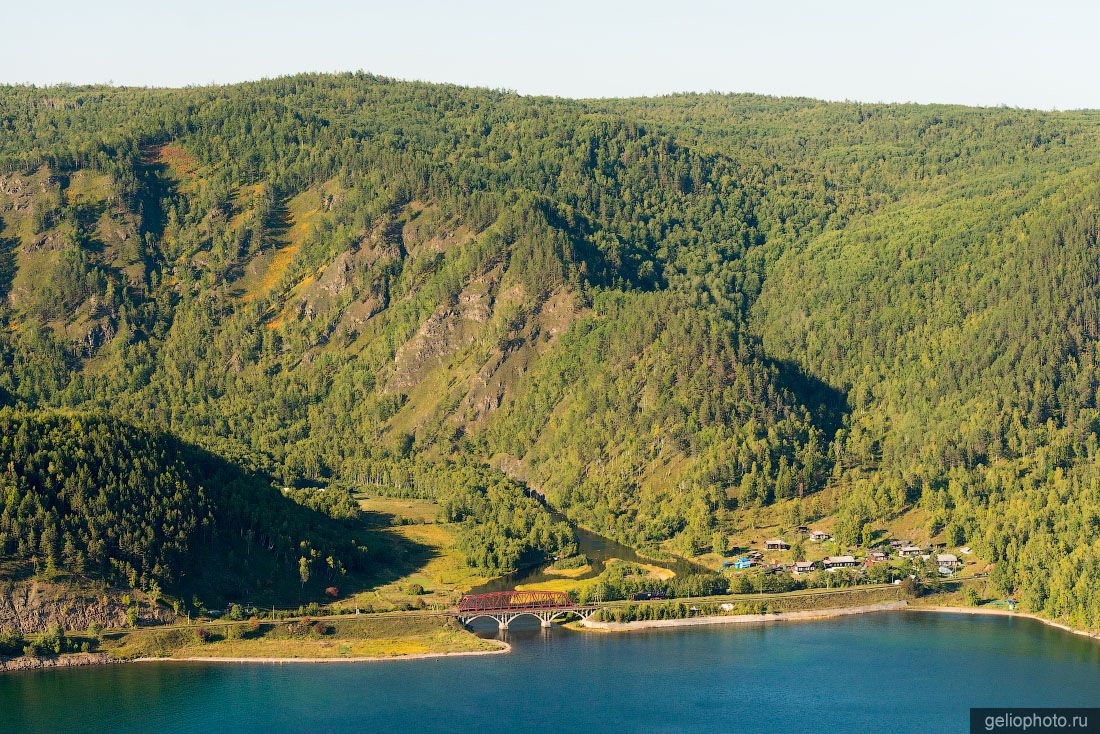 Мыс Половинный на Байкале фото