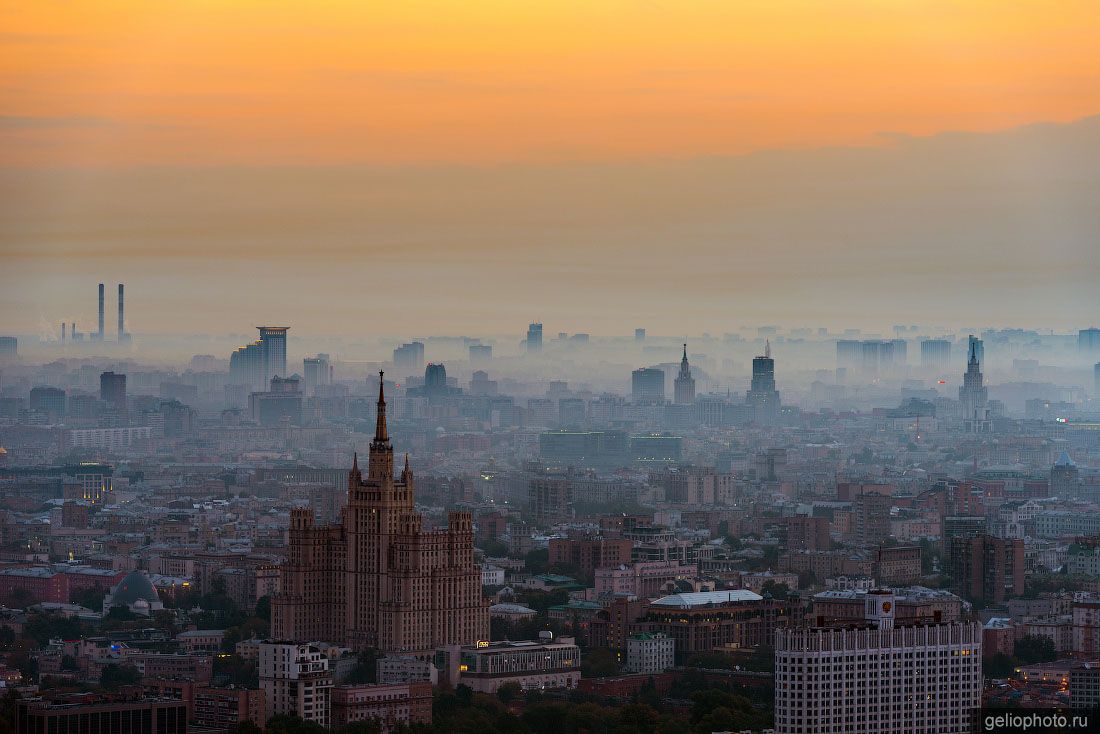 Высотка на Кудринской площади в Москве фото
