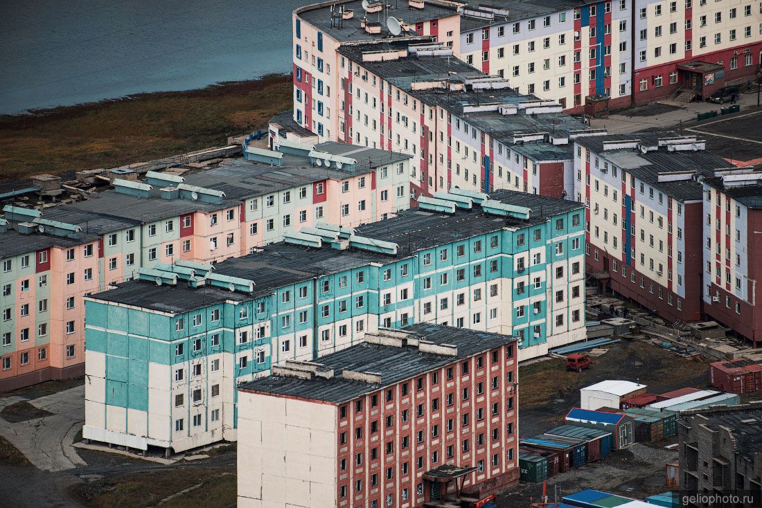 Улица Чемоданова в Певеке с высоты фото