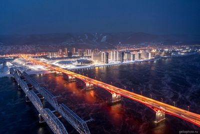 Николаевский мост в Красноярске вечером фото