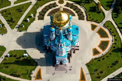 Омский Свято-Успенский кафедральный собор с высоты фото