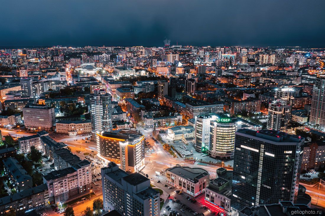 Улица Ленина в Новосибирске вечером фото