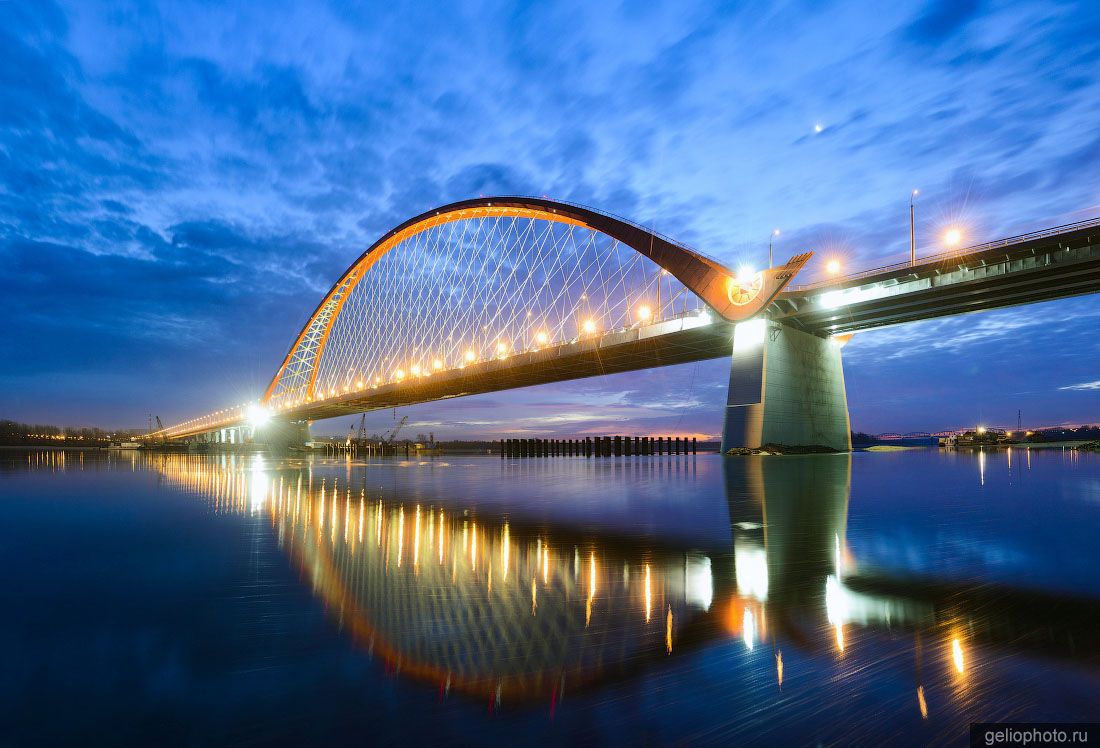 Бугринский мост в Новосибирске вечером фото