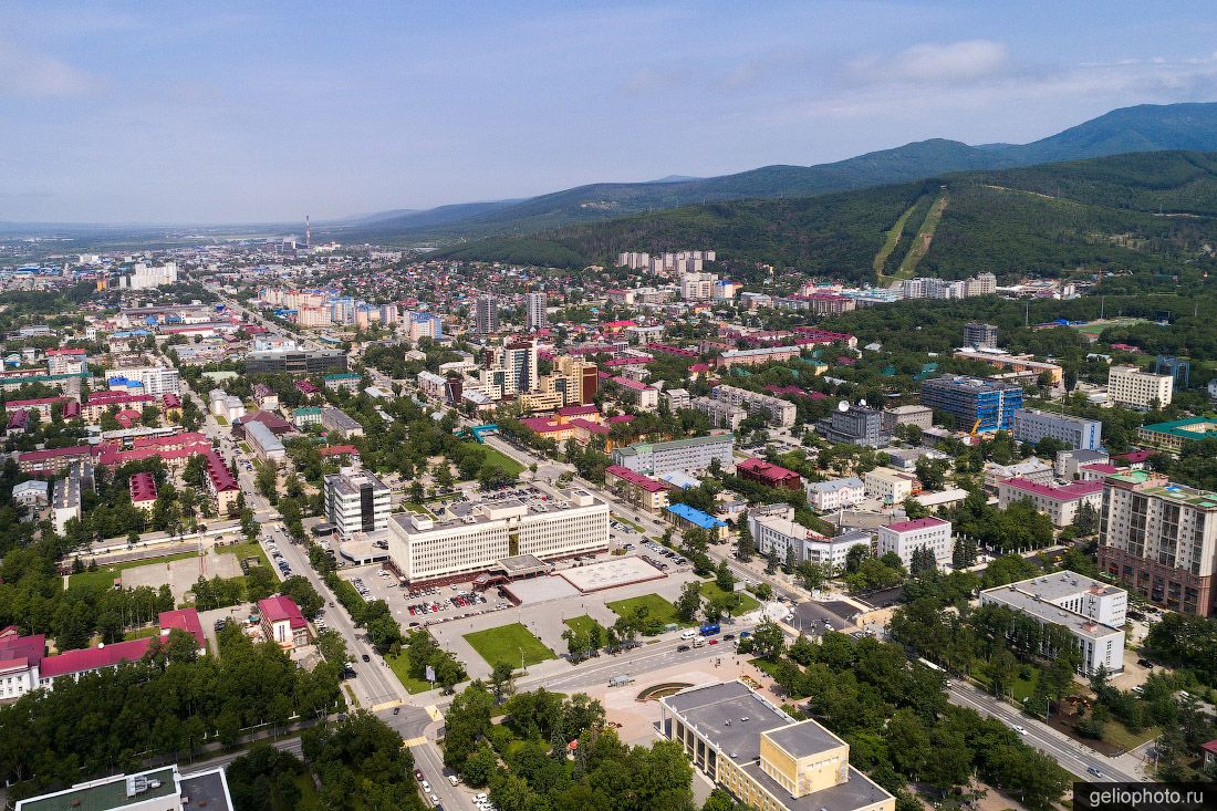 Центр Южно-Сахалинска с высоты фото