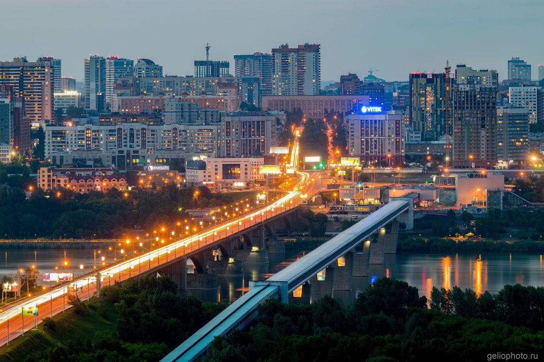 Метромост в Новосибирске вечером фото