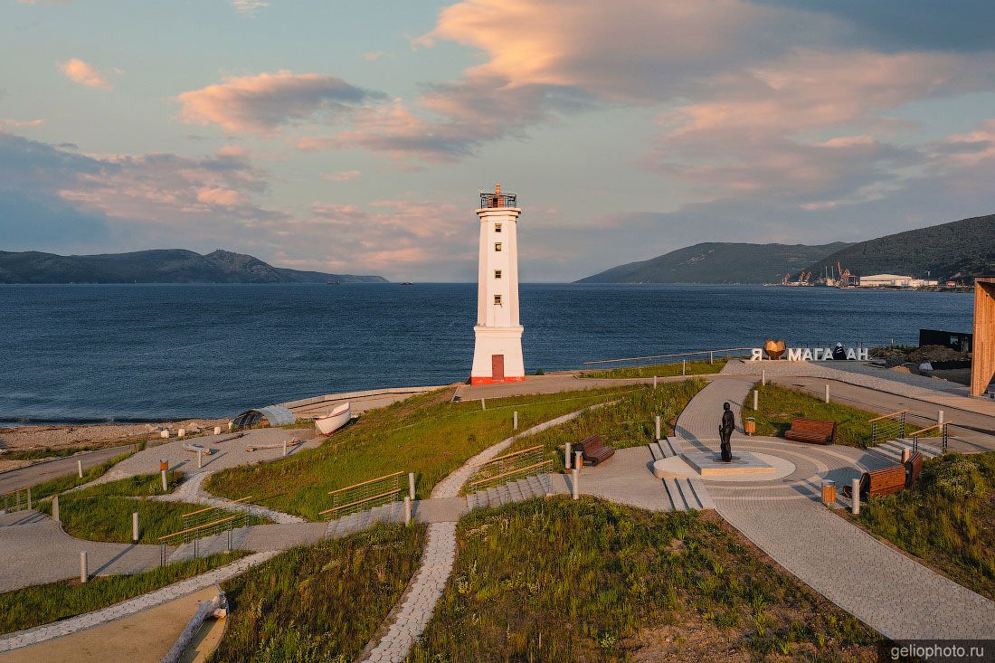 Магаданский маяк на набережной фото