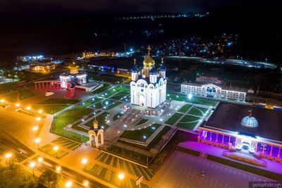 Собор Рождества Христова в Южно-Сахалинске ночью фото