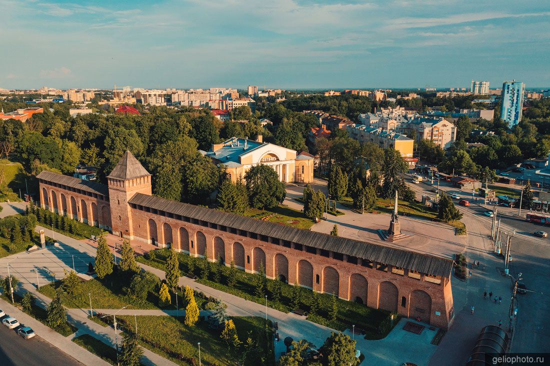Крепостная стена у Парка Пионеров в Смоленске фото