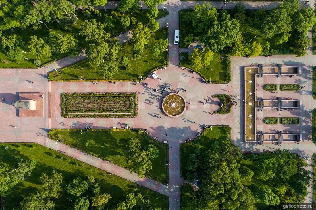 Площадь Ленина в Южно-Сахалинске с высоты фото