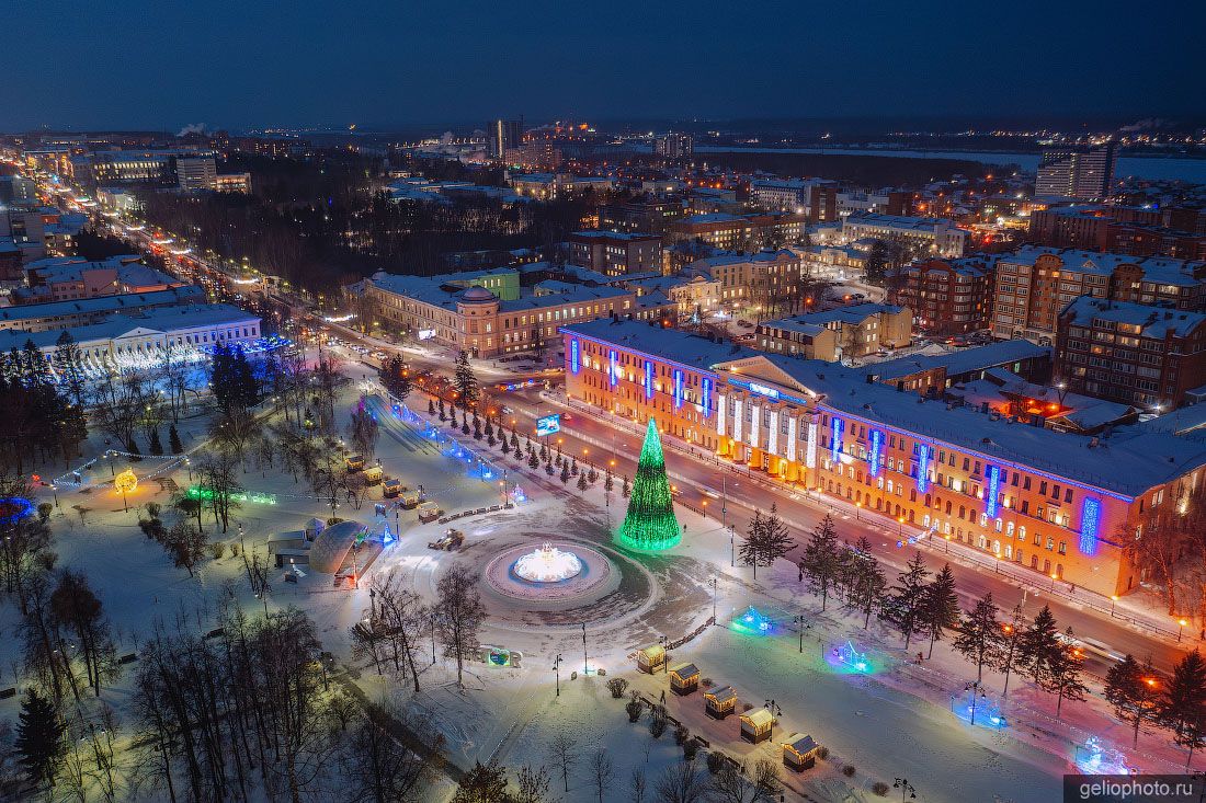 Ново-Соборная площадь в Томске с высоты зимой фото