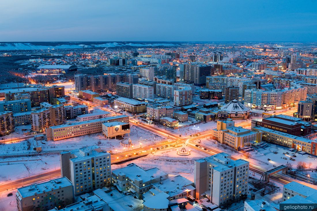 Перекрёсток улиц Кирова и Пояркова в Якутске фото
