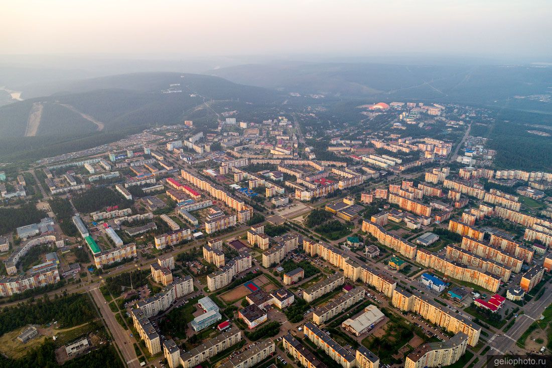 Вид сверху на город Нерюнгри фото