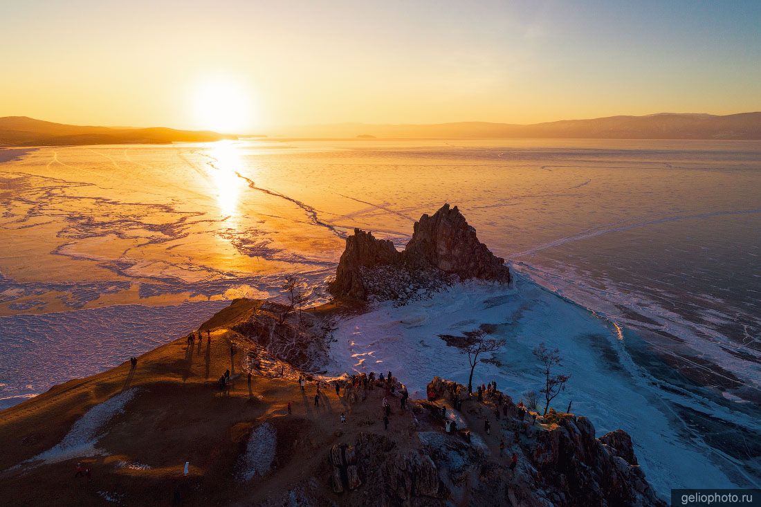 Мыс Бурхан на Байкале с высоты фото